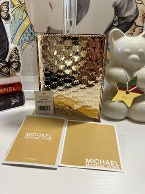 MICHAEL KORS Jet Set Medium Passport Holder